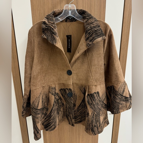 Damee Jackets & Blazers - Damee Tan and Black‎ Women's Jacket Design NWT Medium